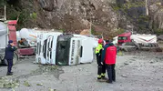 Hopa'da sabah dehşeti: Tır parkına düşen dev kayalar bir can aldı