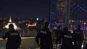 Haliç Köprüsü'nde iki saatlik yaşam mücadelesi: İşsizlik çıkmazı korkuluklara taşıdı