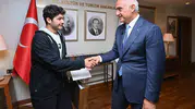 Orman işçisinin oğlu imkansızlıkları aştı: Hacettepe Tıp yolunda Bakan Ersoy ile buluştu