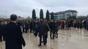 Evlat acısına dayanamayan Cem Akaş, oğlunun yanına defnedildi