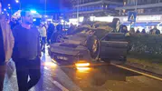 Çorlu'da geceyi aydınlatan kaza: Kontrolden çıkan araç park halindeki otomobillere çarptı