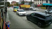 Selçuklu'da dehşet anları: Minibüs ve kamyon çarpışması kamerada