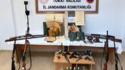 Zile'de şafak operasyonu: Tarihi miras ve cephanelik ele geçirildi