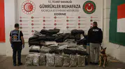 Sınır kapılarında zehir tacirlerine ağır darbe: Tonlarca uyuşturucu yakalandı