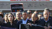 Özgür Özel'den iktidara fon krizi çıkışı: Suçluların telaşını vücut dillerinden okuyoruz