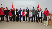 Üzümlü'nün genç pehlivanları makamda ağırlandı: Başarıları takdir topladı