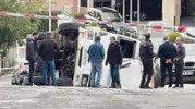 Dolapdere'de korkutan kaza: Kamyonun devrilmesiyle cadde trafiğe kapandı
