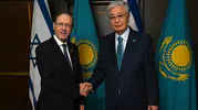 Bakü Zirvesi'nde Kritik Temas: Tokayev ve Herzog'dan Diplomasi Mesajı