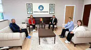Ringlerin altın eldiveni üniversitesine gururla döndü