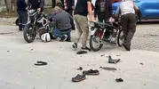 Bolu'da hatalı sollama girişimi faciaya dönüştü: İki motosiklet hurdaya döndü