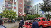 Efeler'de korku dolu anlar: Apartman dairesi alevlere teslim oldu