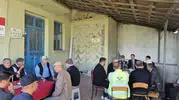 Yenipazar'da saha mesaisi: Kaymakam Polat köylünün kapısını çaldı