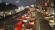 Megakentte akşam trafiği kilitlendi: Yüzde 87'lik yoğunlukla hayat durma noktasına geldi