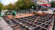 Gölbaşı'nın iki gözde parkında hummalı çalışma: Hem kanal temizlendi hem köprüler yenilendi