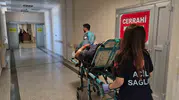 Otobüs yolculuğu sırasında talihsiz kaza: Elindeki bıçak vücuduna saplandı