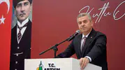 Artvin meydanında Cumhuriyet coşkusu: Komandoların nefes kesen gösterisi damga vurdu