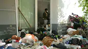 Kuşadası'nda üç katlı binadan çıkanlar şoke etti: Mahalleli nefes aldı