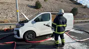 Bilecik yolunda korku dolu anlar: Seyir halindeki araç bir anda alev topuna döndü