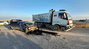 Karapınar'da trafik dehşeti: Kamyon ve otomobil çarpıştı