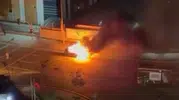 Kağıthane'de korku dolu anlar: Seyir halindeki lüks araç bir anda alev topuna döndü