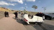 Şırnak'ta virajı alamayan otomobil hurdaya döndü: Üç kişi ölümden döndü