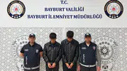 Bayburt'ta göçmen kaçakçılarına yönelik operasyon: 5 gözaltı