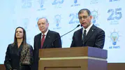 İzmir siyasetinde büyük değişim: Cemil Tugay AK Parti saflarına katıldı