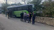 Gebze'de dehşet anları: Kontrolden çıkan halk otobüsü duvara daldı