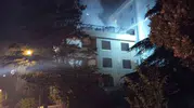 Gece yarısı Kartal'da korkutan alevler: Metruk binada büyük panik