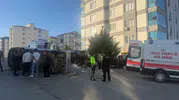 Sivrihisar'da korkutan kaza: Minibüs yan yattı, beş kişi ölümden döndü