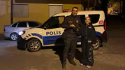 Gediz'de küçük Eslem'in dürüstlüğü: Yerde bulduğu cüzdanı sahibine ulaştırdı