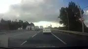 Arnavutköy trafiğini felç eden kaza kamerada: Hafriyat kamyonu yola savruldu