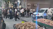 Şanlıurfa'da pazar yerinde dehşet anları: Sopa ve bıçaklar havada uçuştu