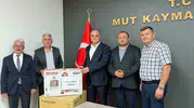 Sahne ışıklarından minik kalplere uzanan yardım eli