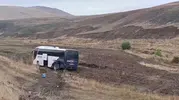 Sivas'ta gece yarısı dehşeti: Yolcu otobüsü tarlaya uçtu