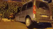 Batman'da akşam saatlerinde korkutan kaza: Bahçe duvarı yıkıldı
