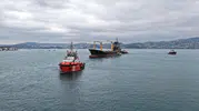 Karadeniz'de ağır yara alan konteyner gemisi İstanbul Boğazı'ndan böyle geçti