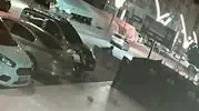 Gece yarısı dehşeti kamerada: Genç kadının çantasını çalan şüpheli demir parmaklıklar ardında