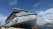 Bodrum limanına dev kruvaziyer çıkarması