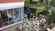 Amasya’da çöken dev duvar mahalleliyi sokağa döktü