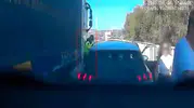 İzmir’de otoyolda yardım etmek isteyen jandarma tır ile araç arasına sıkıştı