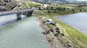 Felahiye viyadüğünden Kızılırmak'a düşen genç için arama operasyonu sürüyor