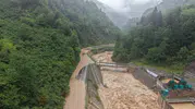 Giresun'da şiddetli yağış trafiği durdurdu