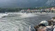 Akyaka kıyılarında deniz 100 metre geri çekildi