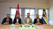 Fenerbahçe altyapıdan yetişen kalecisiyle uzun vadeli el sıkıştı