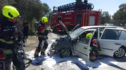 Edremit trafiğinde seyir halindeki araç aniden alev aldı