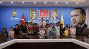 Denizli AK Parti binasında bayram neşesi