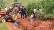 Afyonkarahisar’da tarla yolunda traktör devrildi İki can kaybı
