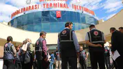 Bayram yolculuğu öncesi Diyarbakır otogarında etiket operasyonu