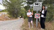 Marmarisli öğrenciler semenderlerin ezilmemesi için direksiyona geçti